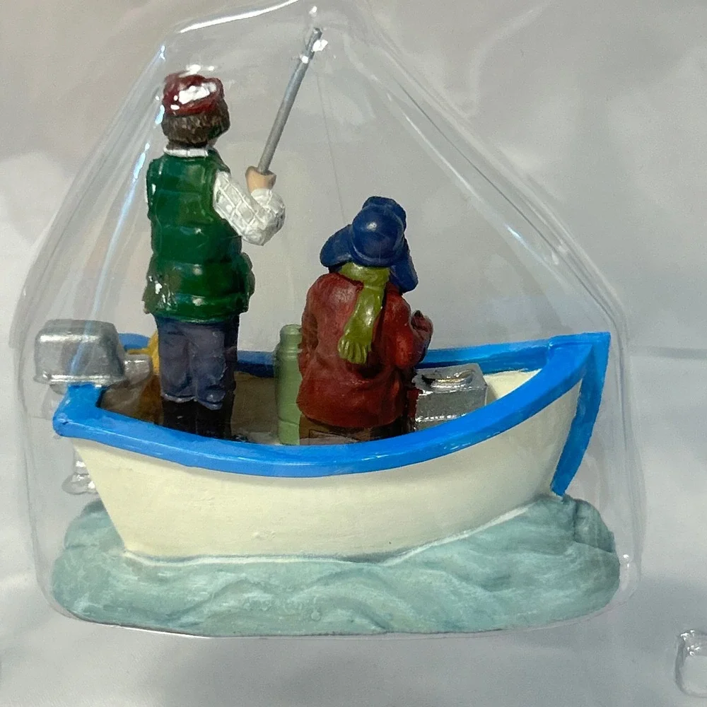 Carole Towne Collection Village Accessory Fishing Boat with‎ 2 People and Dog